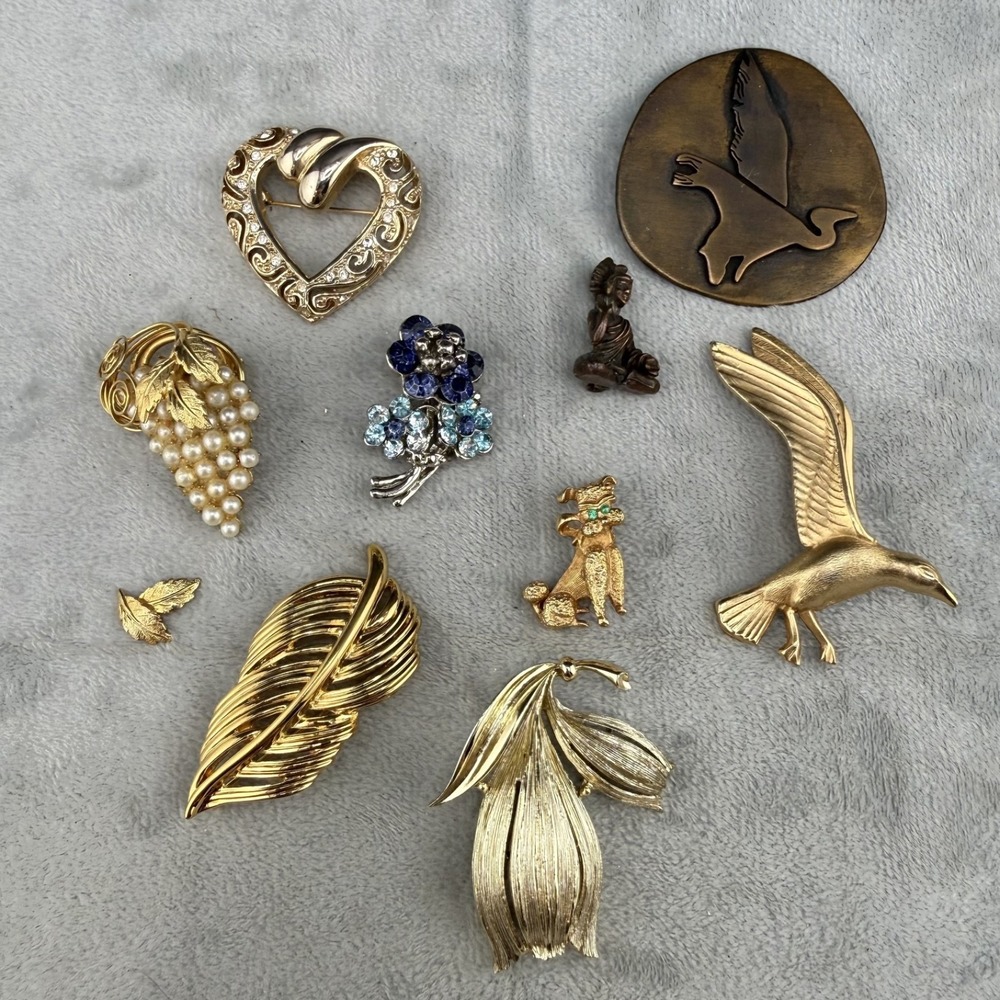 Vintage Brooch Lot Bird Flower Dog Leaf Heart